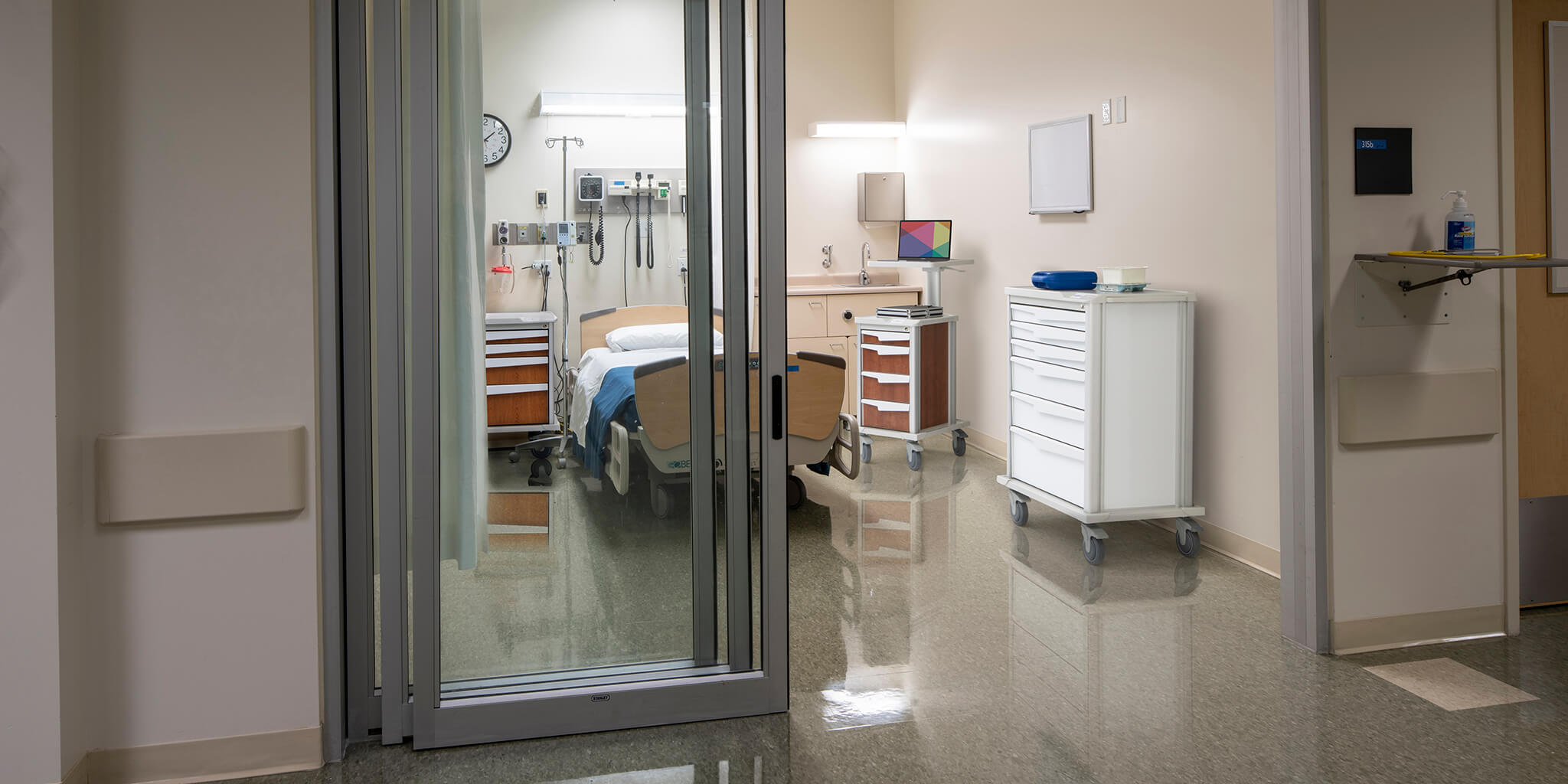 Medical Storage Department, ED / Critical Care